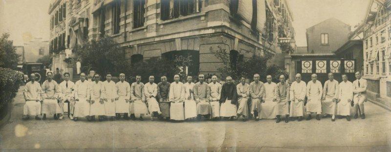 民国富商捐资创办大学鉴

除了陈嘉庚 创办 厦门大学（南洋华侨首富），荣德生，荣