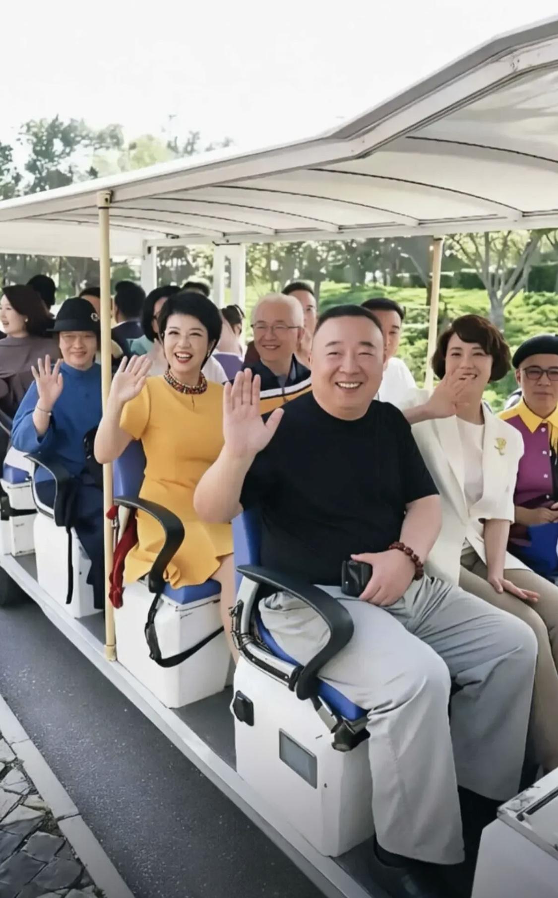 有哪个老板敢坑这个旅游团啊？