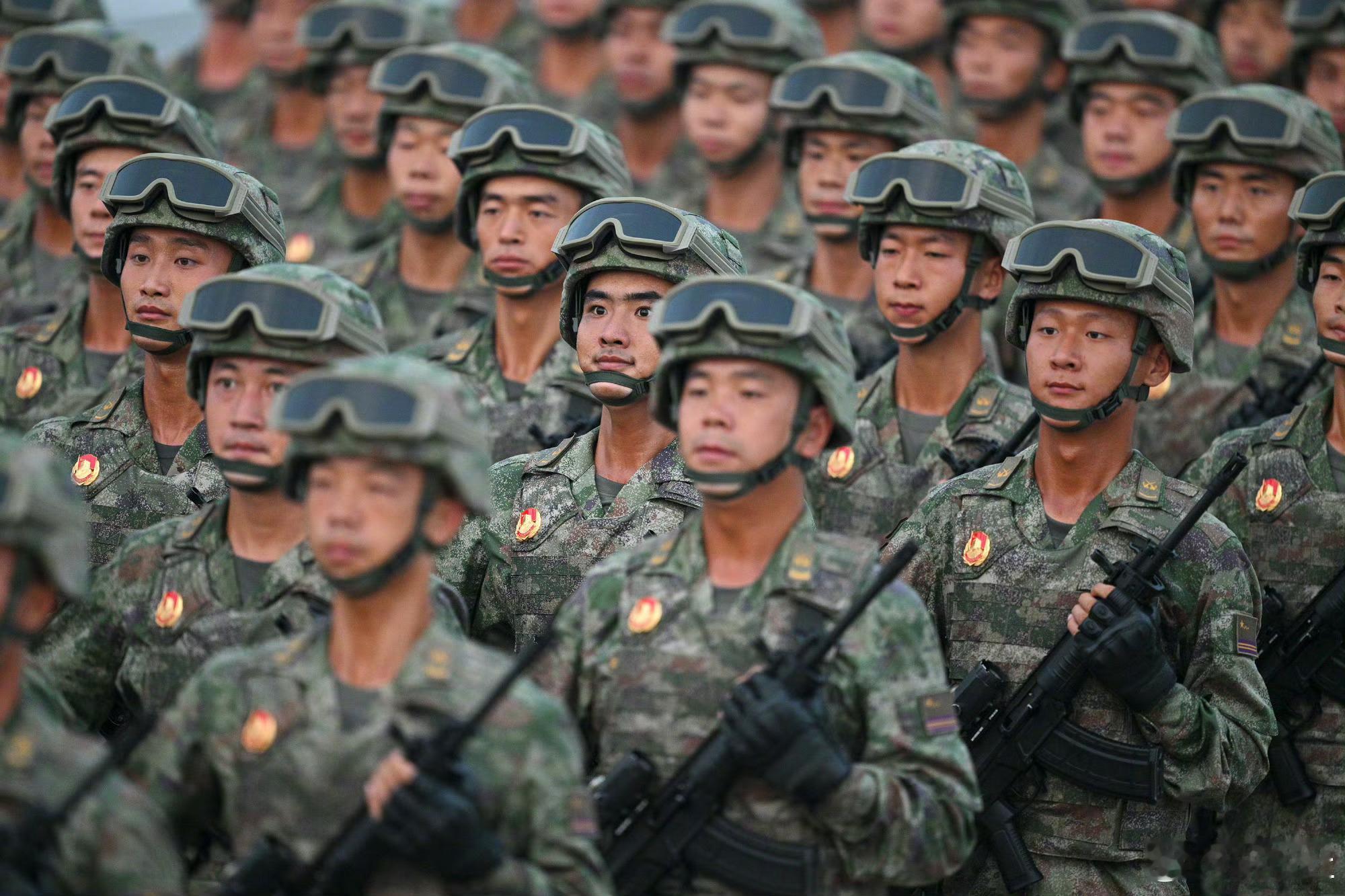 太期待了，向中国军人致敬🇨🇳这就是今晨的北京 ​​​
