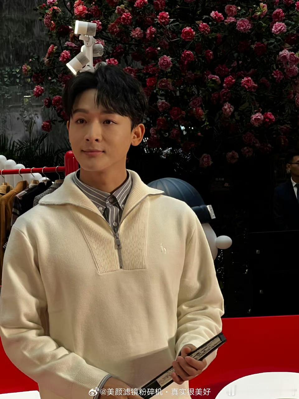 T，张晚意张晚意  沈月沈月好像小鹿同一博主发的生图品鉴，来看看新剧《但愿人长久