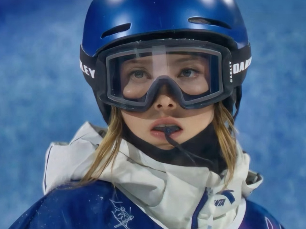 除了超强的能力，丰富的人生经历，更佩服的是谷爱凌强大的内心，而她只是一名22岁的