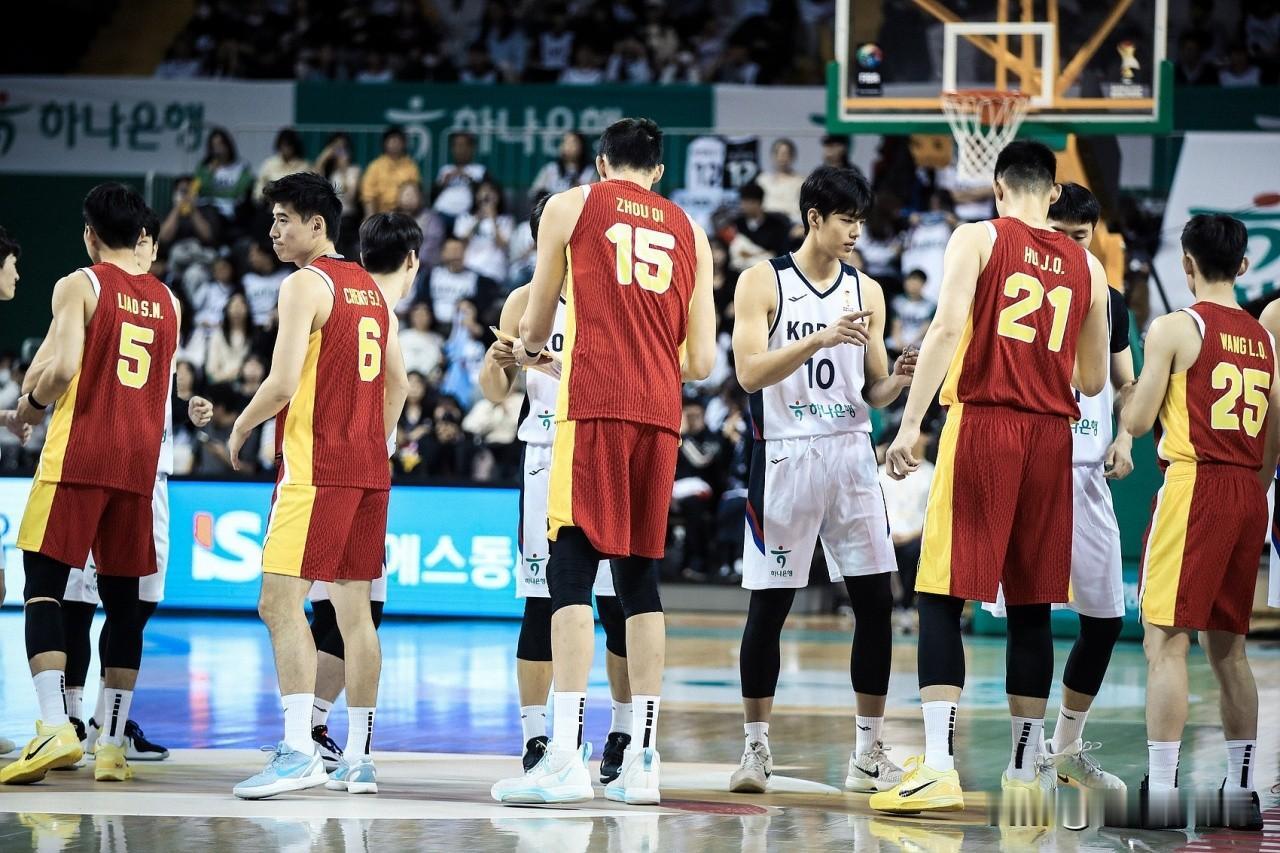 打欧美强队，如果三分投不准还能说是身体天赋的差距。毕竟欧美篮球运动员的身体天赋比