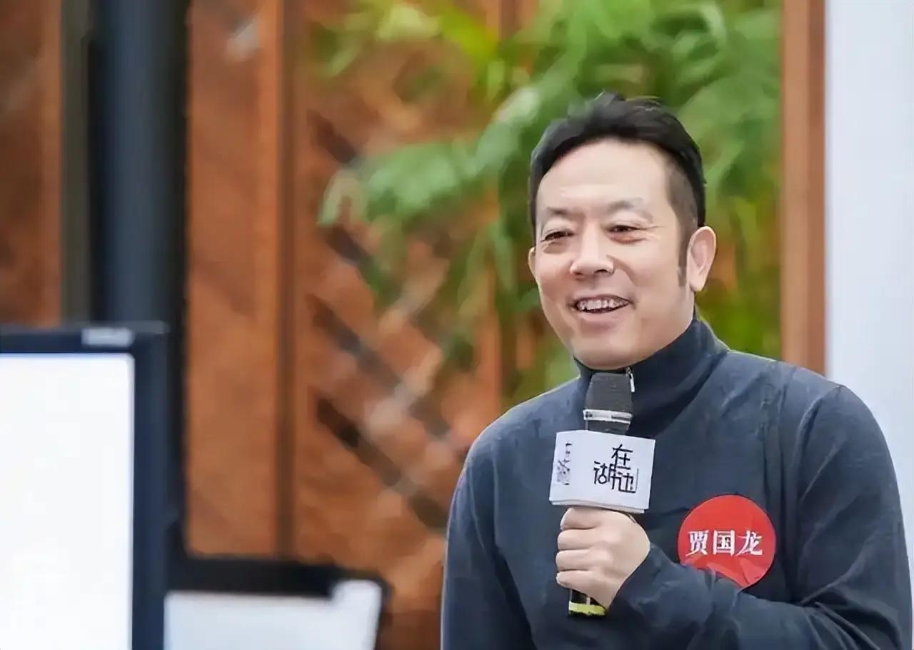 解禁后的西贝创始人贾国龙首发科普视频，详解有机西兰花-38℃速冻工艺。视频披露该