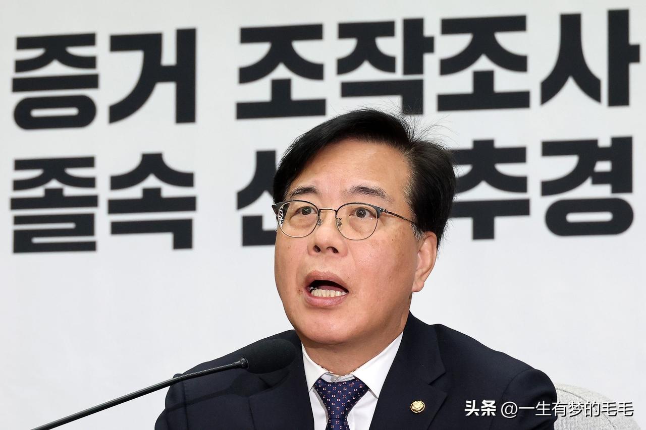 3月31日，韩国国民力量党院内代表宋彦锡在国会提议，针对油价、物价、汇率等民生问