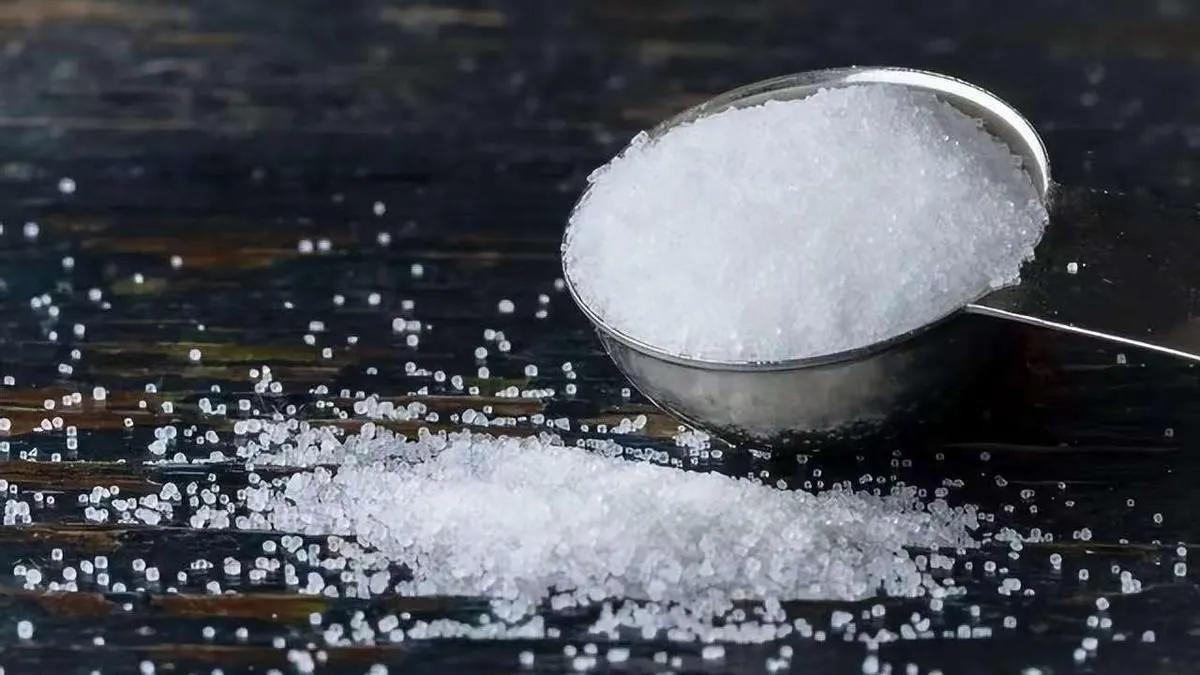 千万别戒盐！北大研究发现：吃咸点，老人会更长寿？是真的假的?

网传北大研究“老
