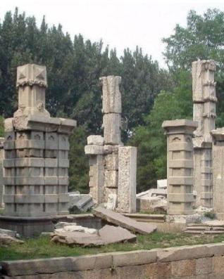 火烧圆明园
1860年，英法联军的铁蹄踏破了京城的宁静，圆明园——这座凝聚着中华