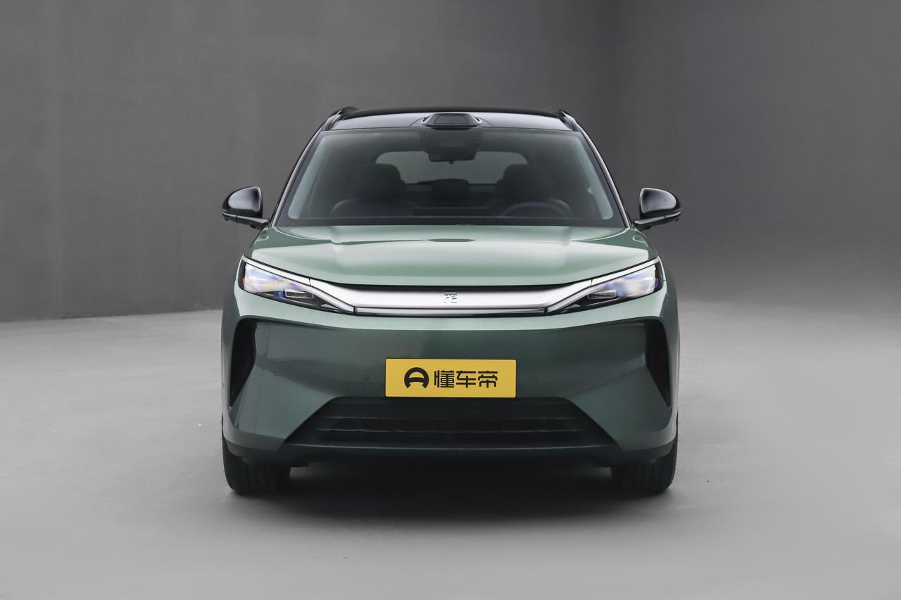 比亚迪元PLUS将于5月21日上市，作为换代车型，新车基于全新后驱纯电平台打造，