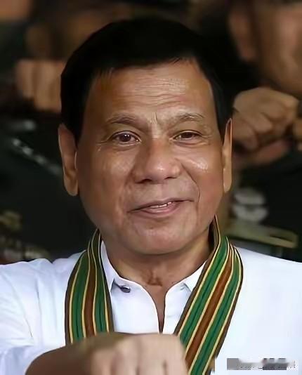 果不其然。
菲律宾方面突然宣布了，将与美国、澳大利亚、新西兰在黄岩岛以东海域进行