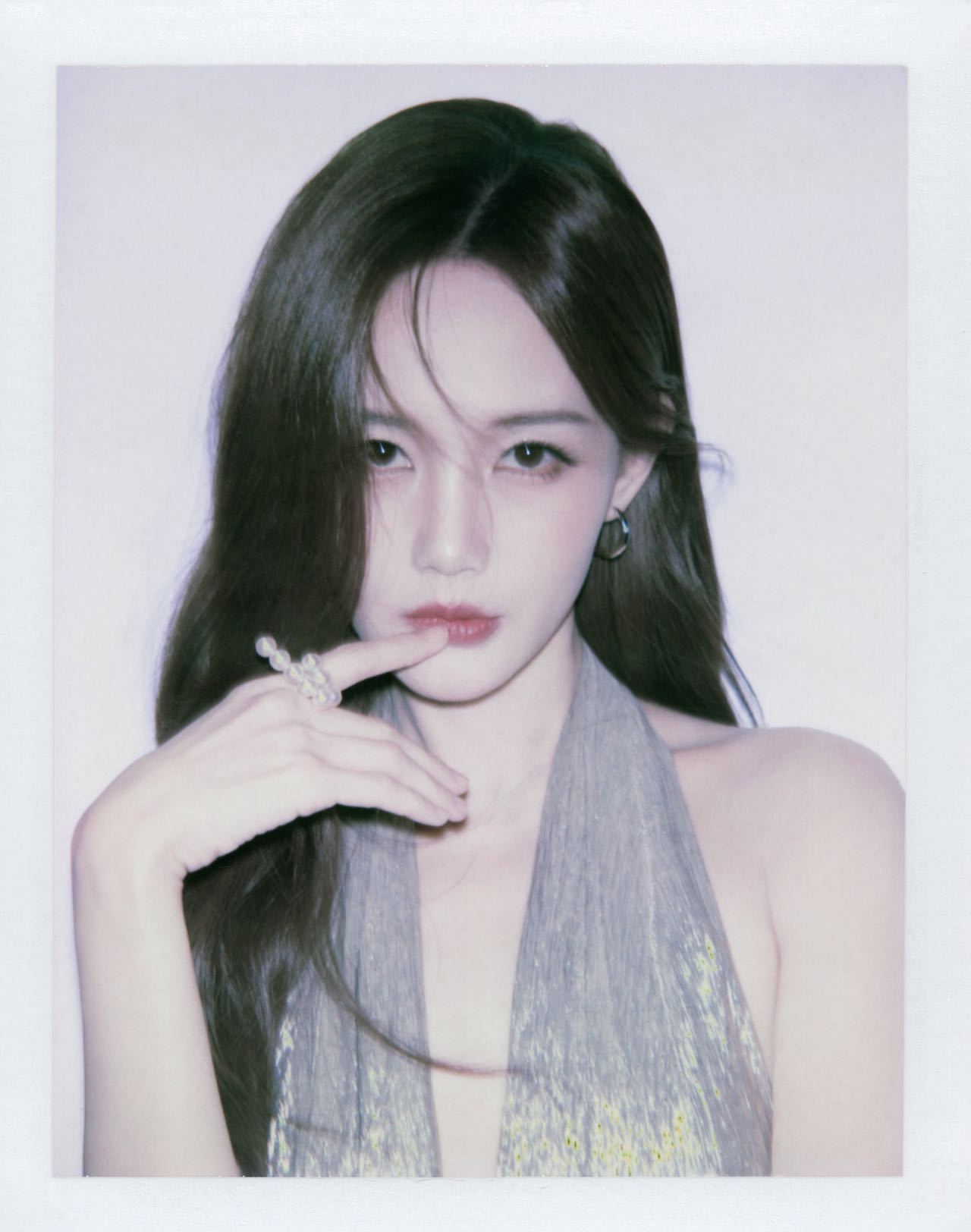 李一桐拍了撕拉片 假期最后一天刷到李一桐的撕拉片，终于等到了！ ​​​