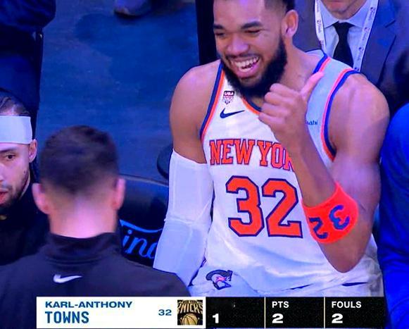 唐斯开场两犯 NBA马刺vs尼克斯唐斯开场两犯