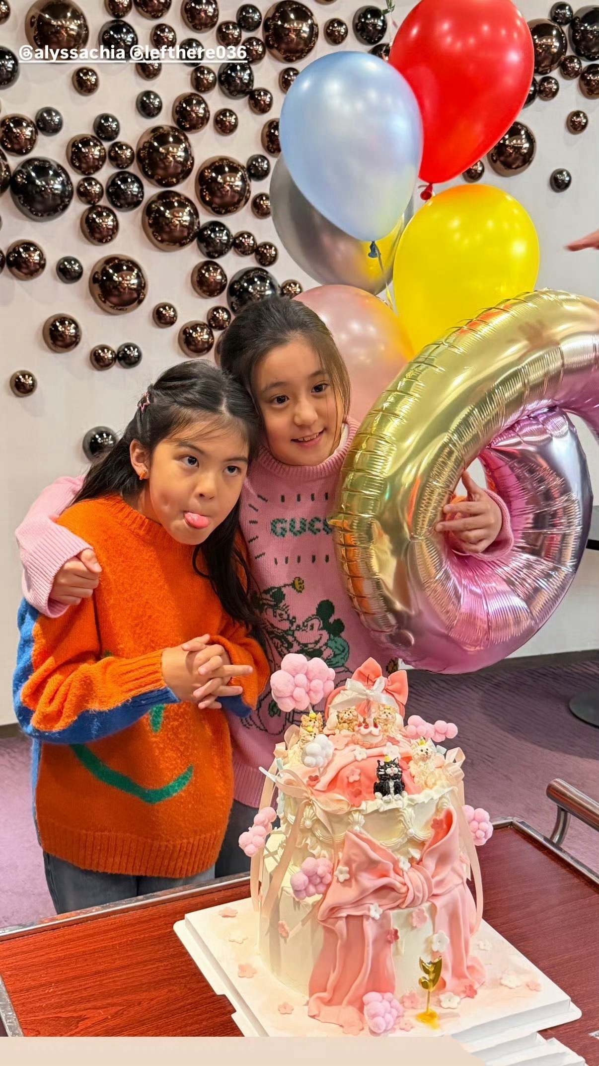 贾静雯为波妞庆祝9岁生日 贾静雯为波妞庆祝9岁生日，好可爱的波妞哦！ 