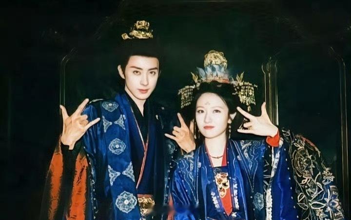 敖瑞鹏不语只一味going李兰迪 敖瑞鹏和李兰迪在电视剧《朝雪录》的对手戏，看的