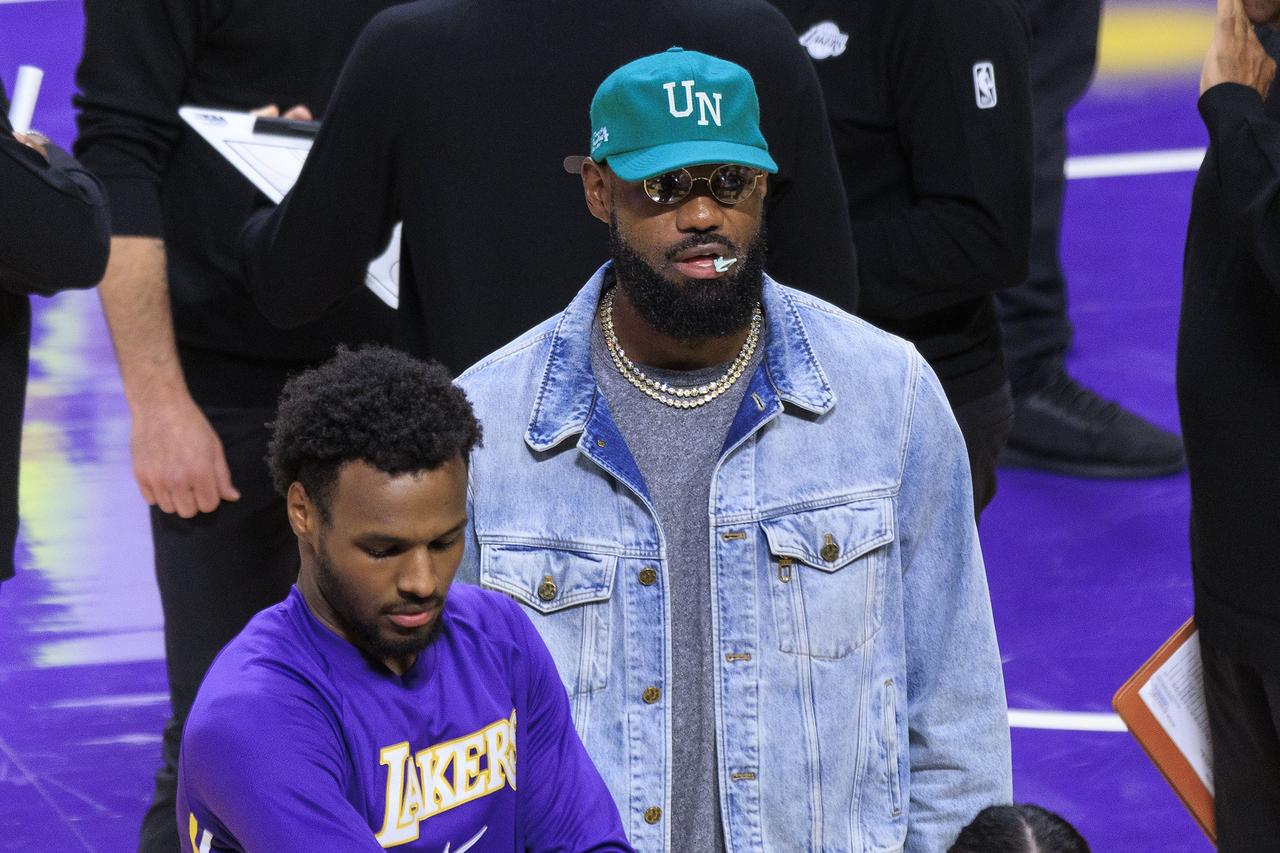 连詹姆斯都要去发展联盟训练，杨瀚森更应该把握这种机会！

詹姆斯为了尽快复出比赛