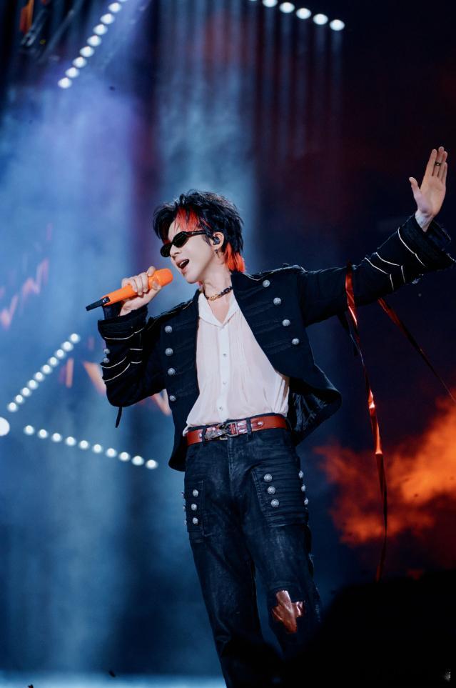 刘宇宁平凡的日子借一点光上线 刘宇宁总能用歌声把细碎的美好放大，平凡的日子借一点