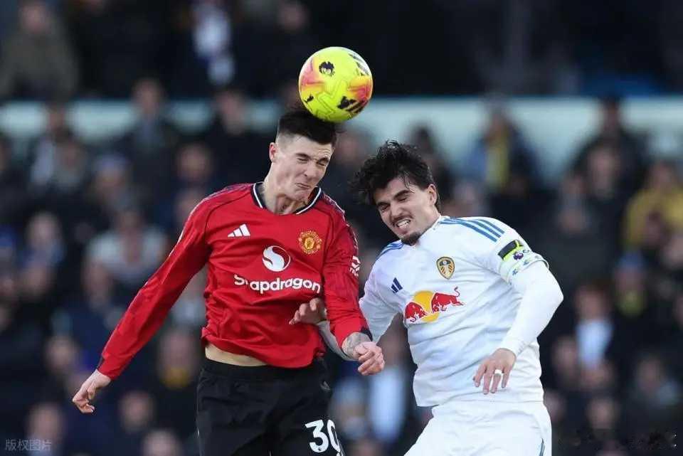 不如霍伊伦？8500万水货气笑曼联！2次离谱吐饼+获6.1分 3个月0球在北京时