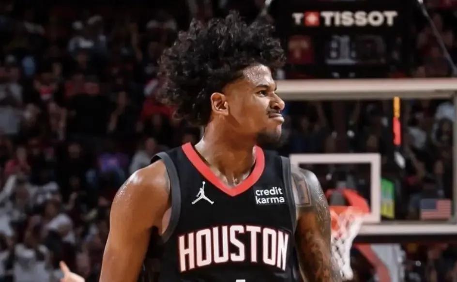 火箭132：126逆转险胜雷霆，10连胜到手，个人随笔
讲真，这场比赛对杰伦格林