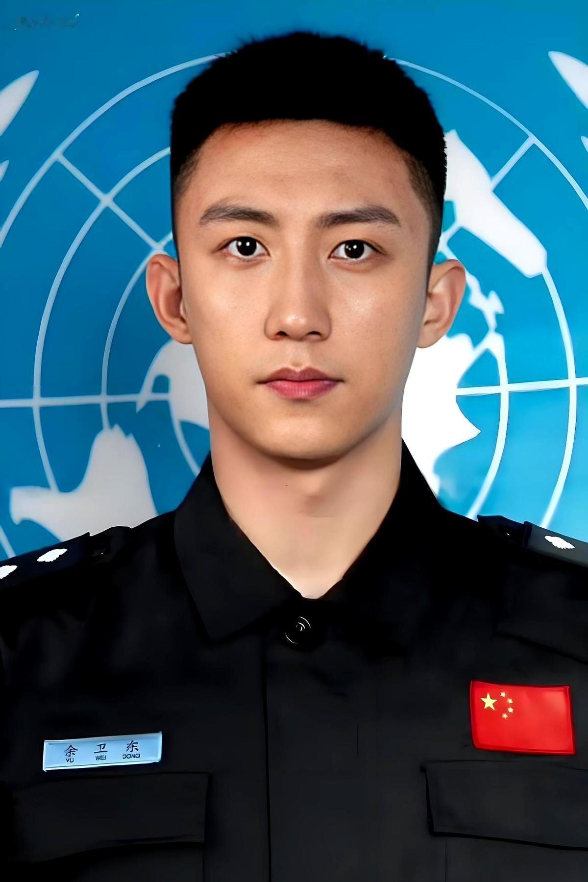 我跟你说个事儿，你可能觉得我在吹牛。
前脚还在烧烤摊跟人对瓶吹，后脚就掏了300