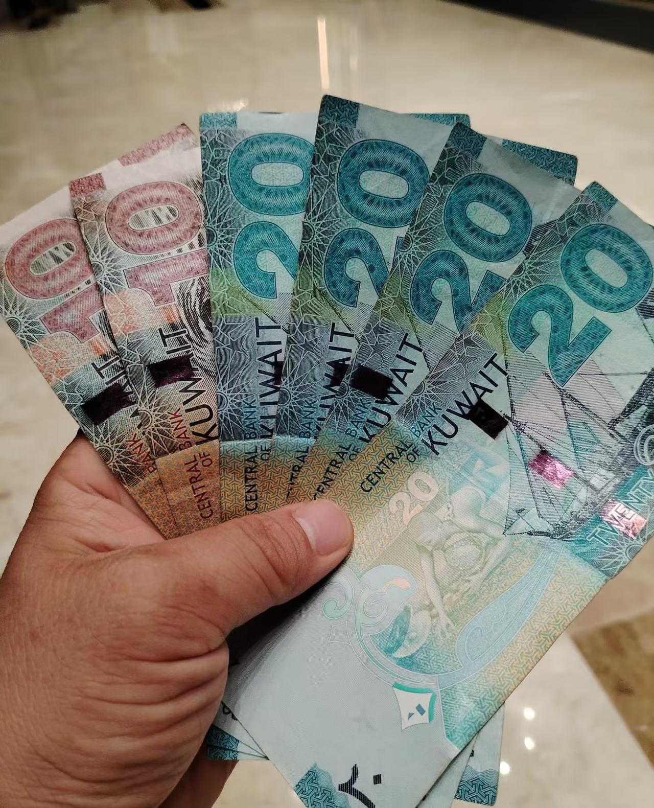 不懂就问，大家来看看

今天去姑姑家拜年遇到表哥，他常年在国外难得回来一次，他给