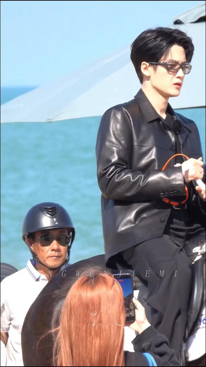 檀健次hi6路透，骑马哇声一片，太帅啦！ 