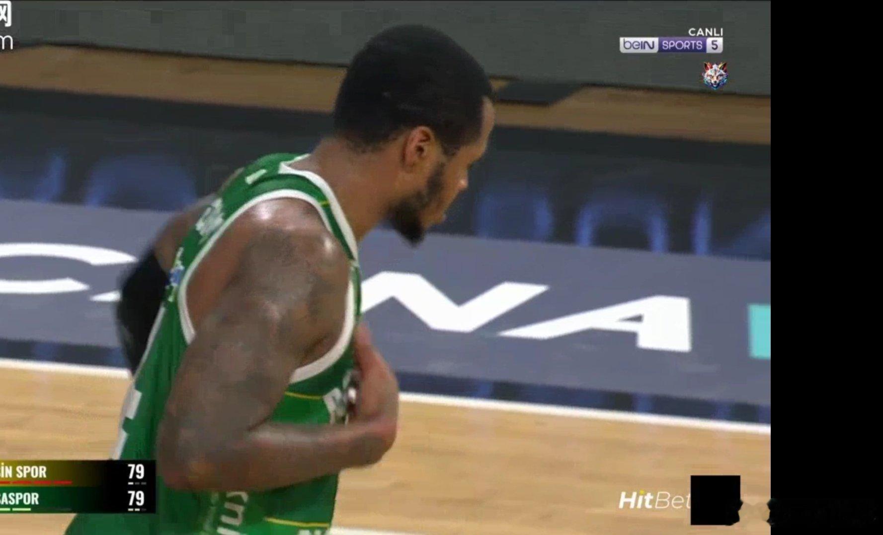 看看这是谁，回欧洲还摸呢？cba