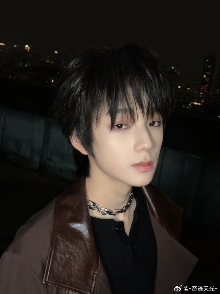 恭喜这个王橹杰 单人cha发出两小时7分钟超过某墩子辛辛苦苦做数据24小时✌️ 