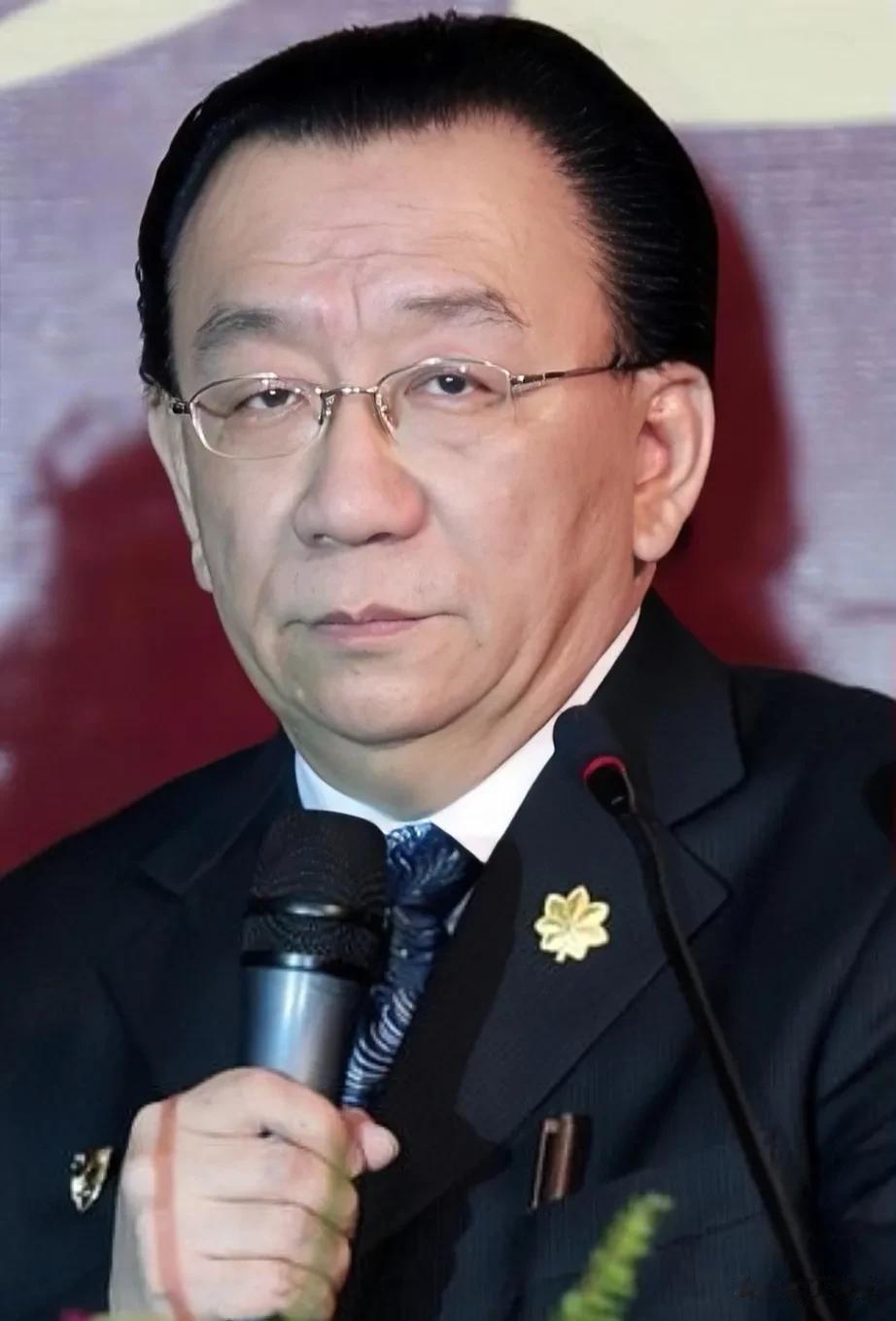 杨进明评价侯耀华，客观而中肯！

杨进明说:我和侯耀华的交集并不多，他弟弟走后，