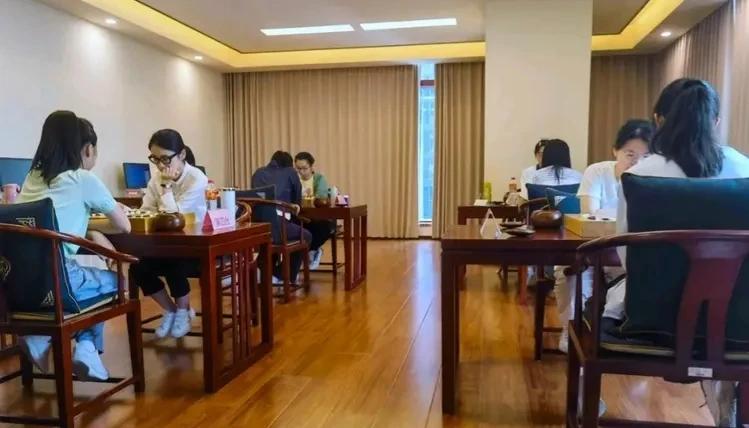 一枝独秀∽小红鱼四连胜保持不败




第28届三星杯世界围棋大师赛中国队9人参