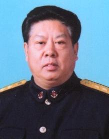 你敢信？贪了上亿军费的军中大老虎，审讯全程镇定自若，却在听到一笔拨款后当场脸色大