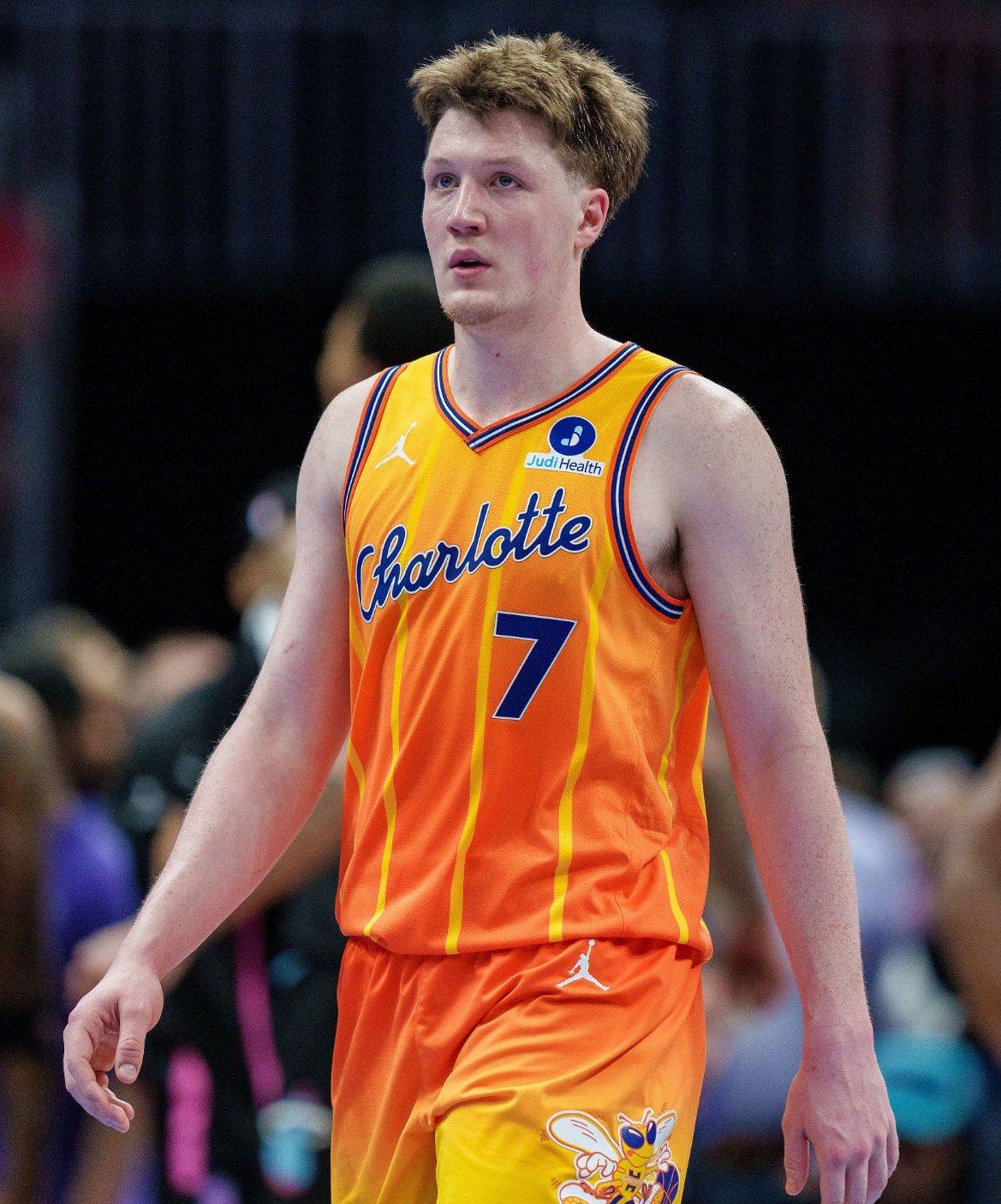 向库珀·弗拉格致敬，他是一位绝对特别的大一新生。
但愿赛季的结束不会抹杀康·克努