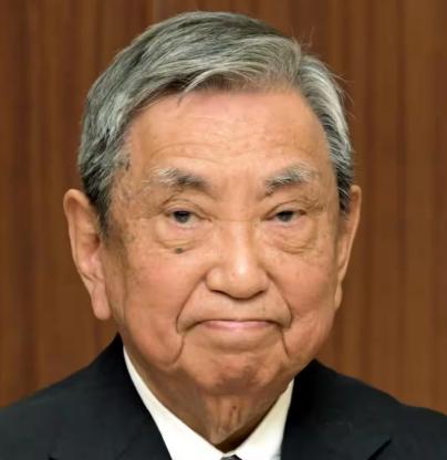 日本这次是真的慌了，自己不管是暗示中国还是明示中国人家就是不搭理自己，就连代表团