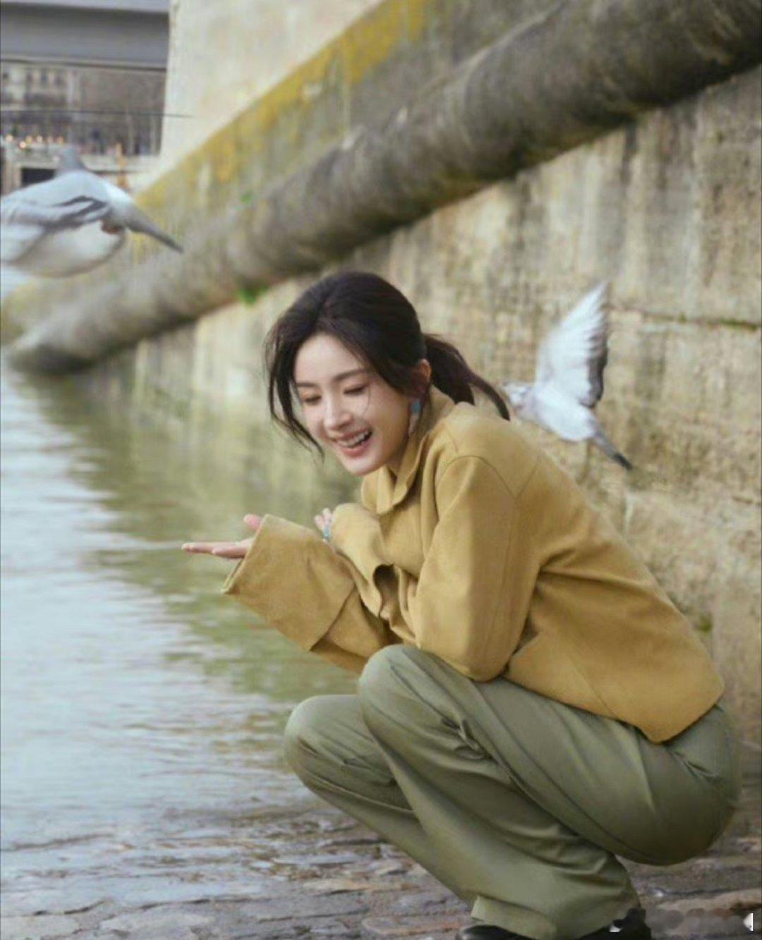 没想到啊[开摆][开摆][开摆]杨幂惊恐的时候都这么美嘛？！ ​​​