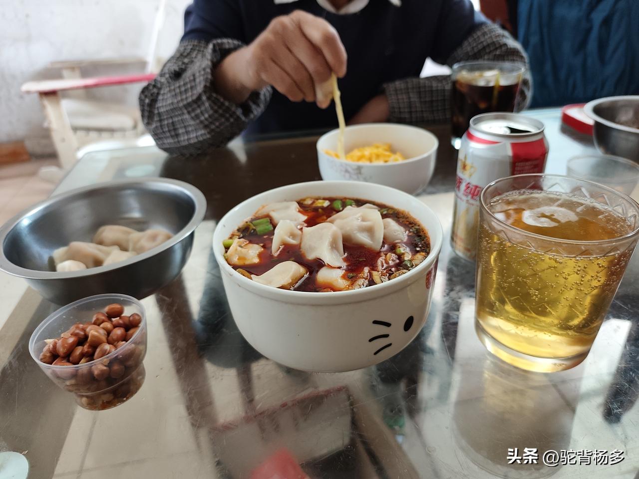 记录我的2026老婆有时给我做饭吃，她却去吃泡面，我不理解，她说“有你吃的就行”