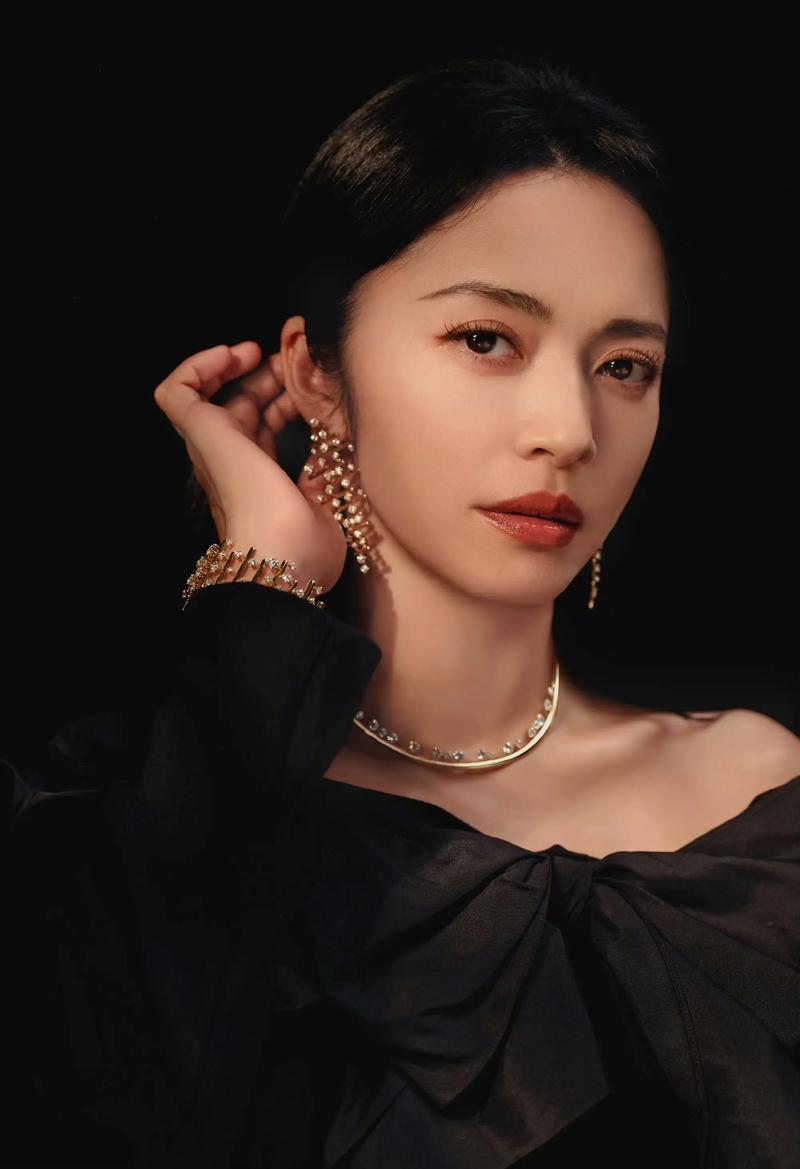 演员姚晨说，没有名气的演员，真的很惨，当年我从舞蹈学院毕业，考上了艺术学院，可是
