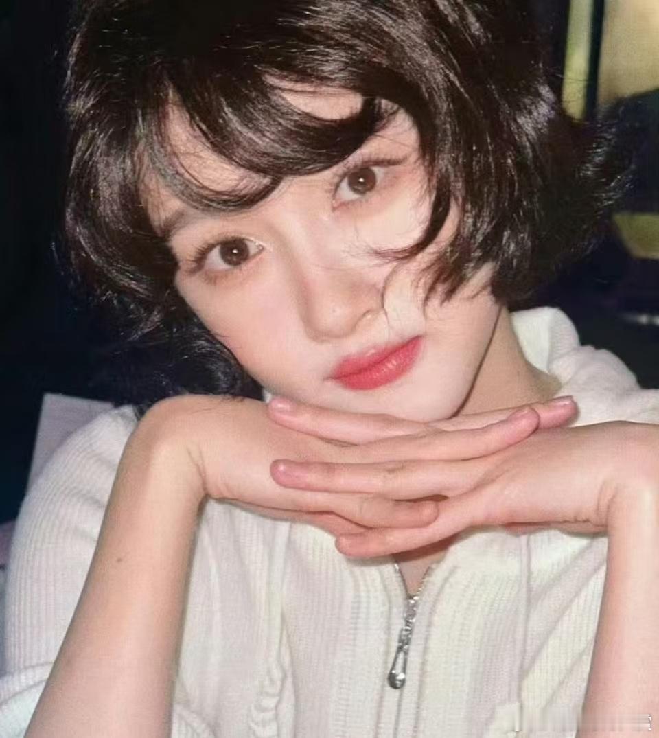 妈呀这是谁家的洋娃娃呀🥰关晓彤 | ​​​