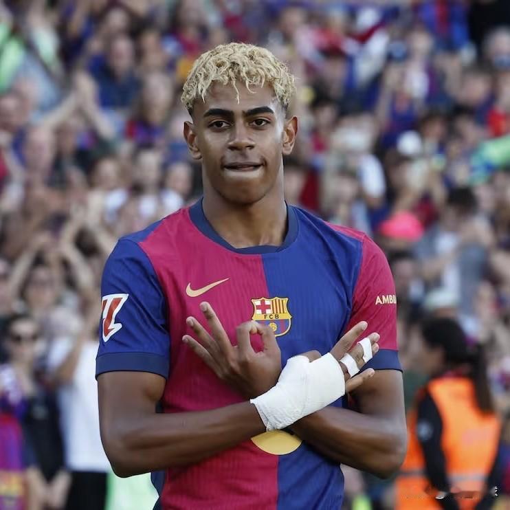 拉明·亚马尔目前不考虑通过手术治疗他的耻骨痛。
亚马尔的耻骨联合处持续疼痛，医学