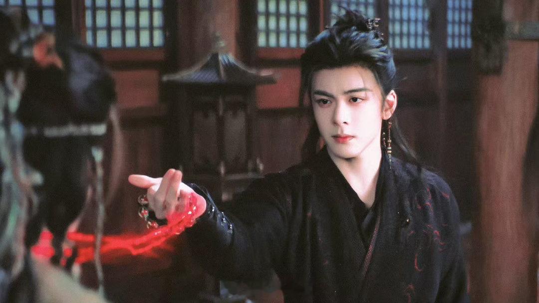 曾舜晞与夏日适配度拉满 曾舜晞杭州活动每张生图都好绝，现场人气也高到不行。夏天就