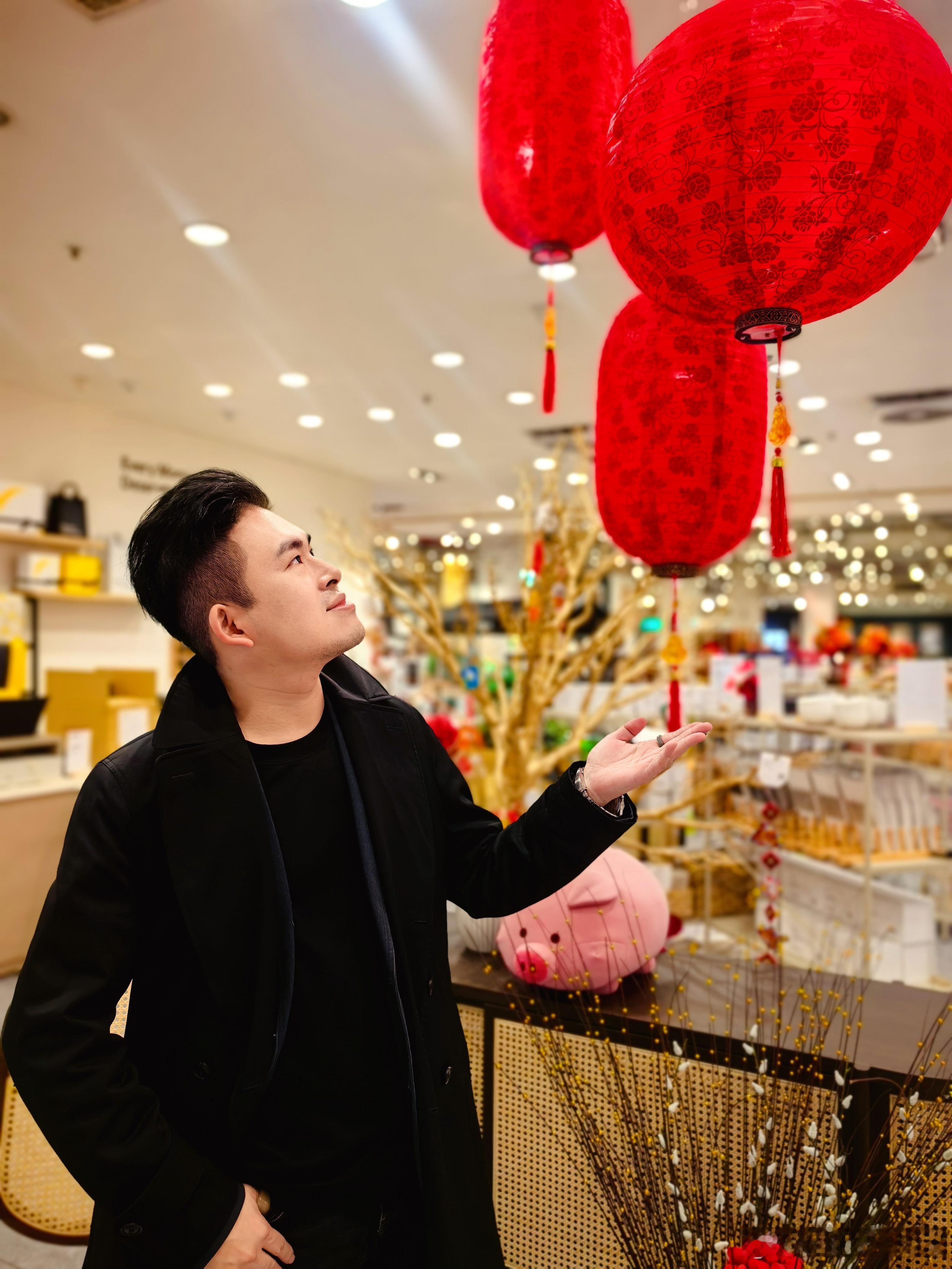 过年前最后一个周末，顶着家里领导为我“剪＋吹”做出的新发型，又上节目让造型师化了