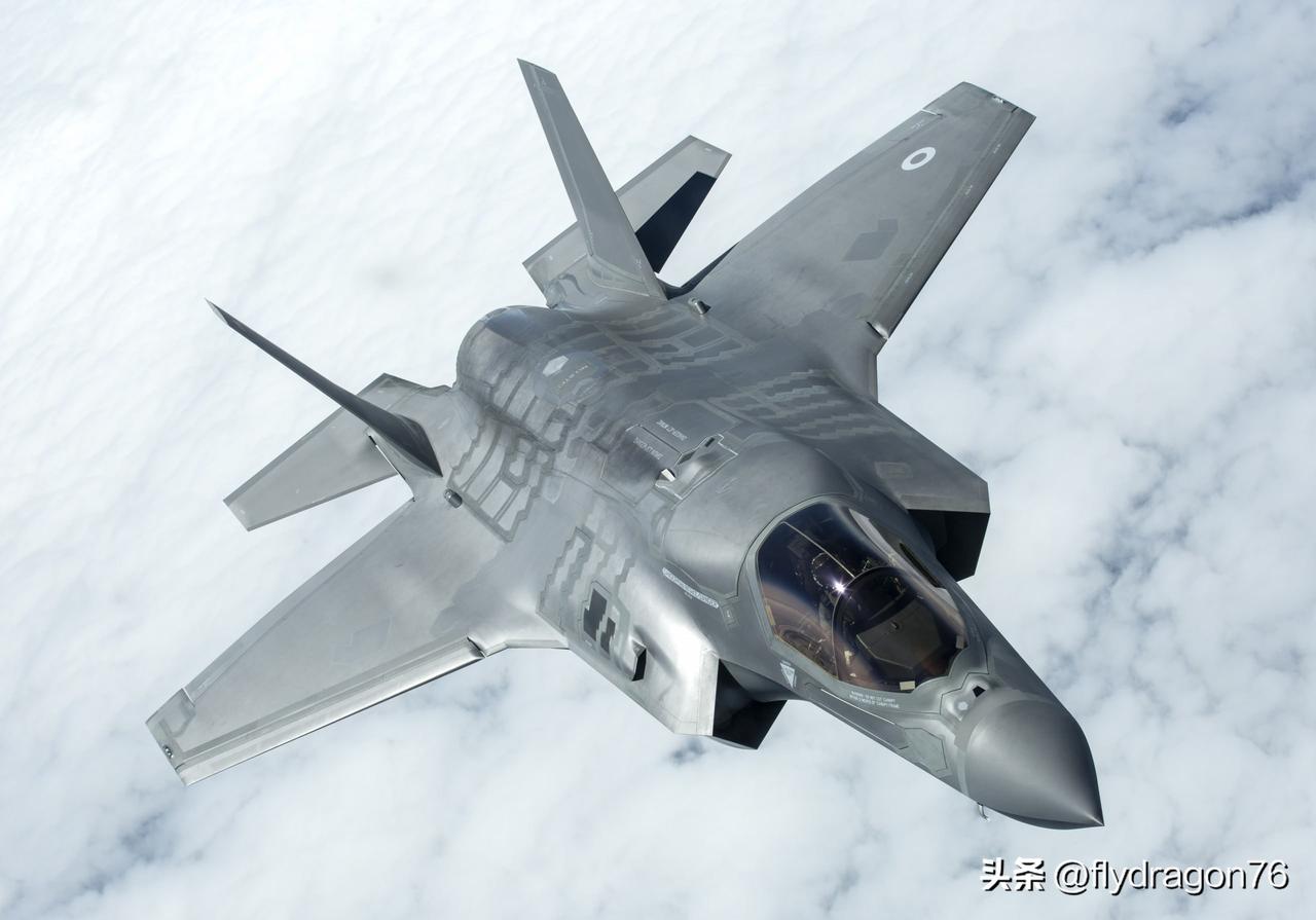 ✈️🇬🇧🇯🇴 英国一架F-35B战斗机首次击落空中目标。

英国国防部宣