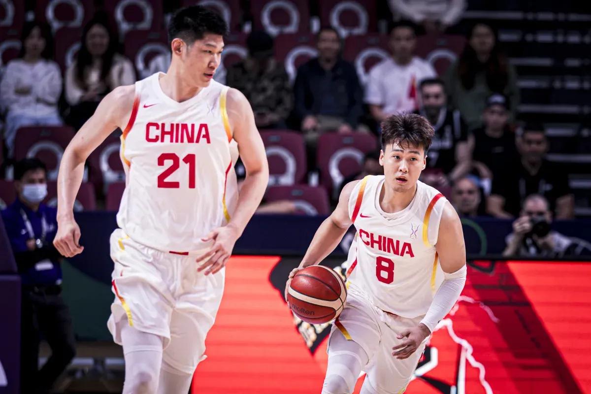 三连胜！中国男篮大胜约旦，锁定小组第一。

取胜原因：
1、全队精神面貌出色，打