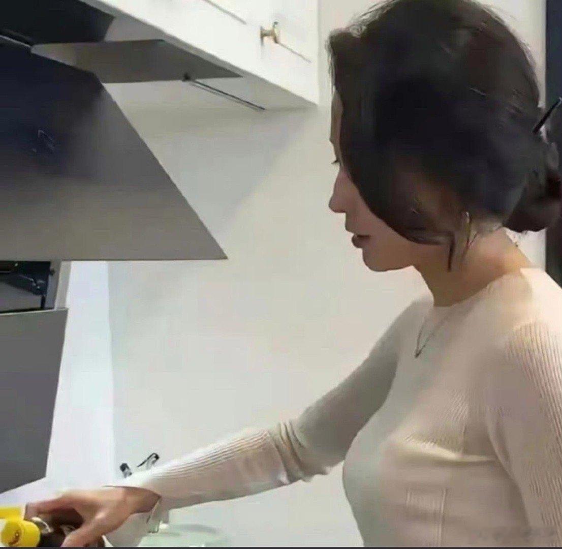 森林北还是很漂亮的，还很贤惠，汪峰艳福不浅。 