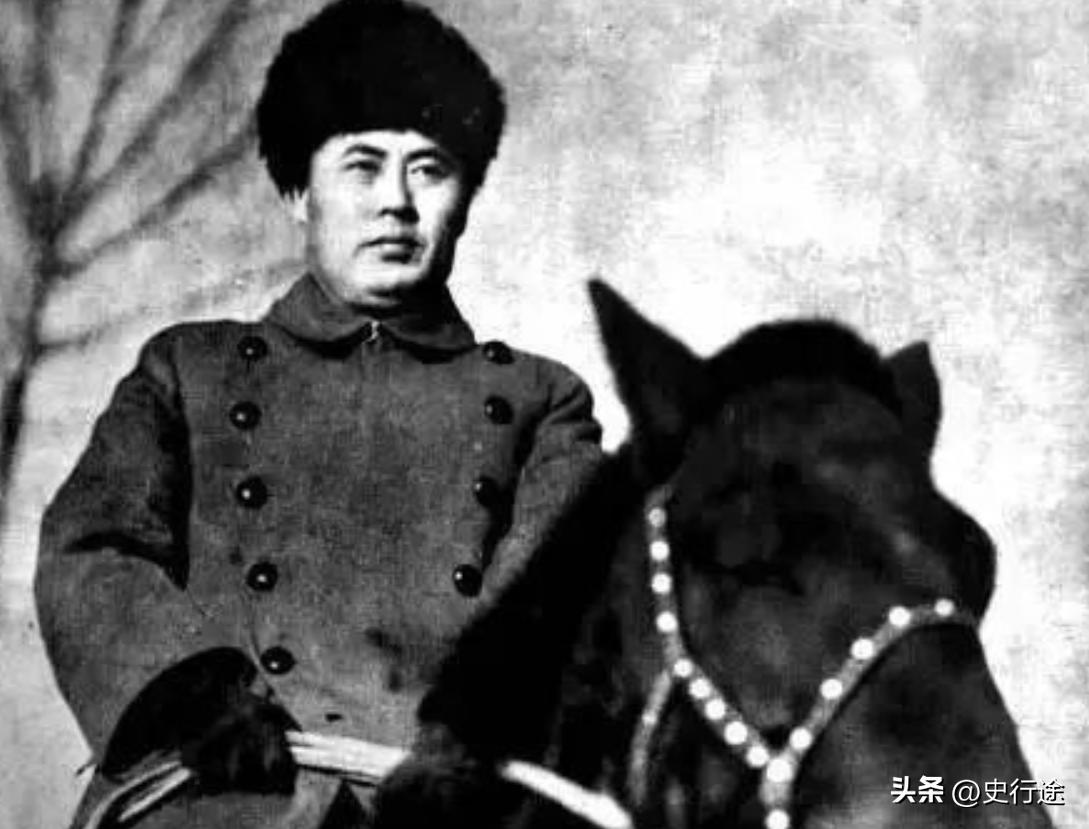 北平和平起义时，北平城内的傅作义嫡系部队仅有数万人，而中央军有李文与石觉2个兵团
