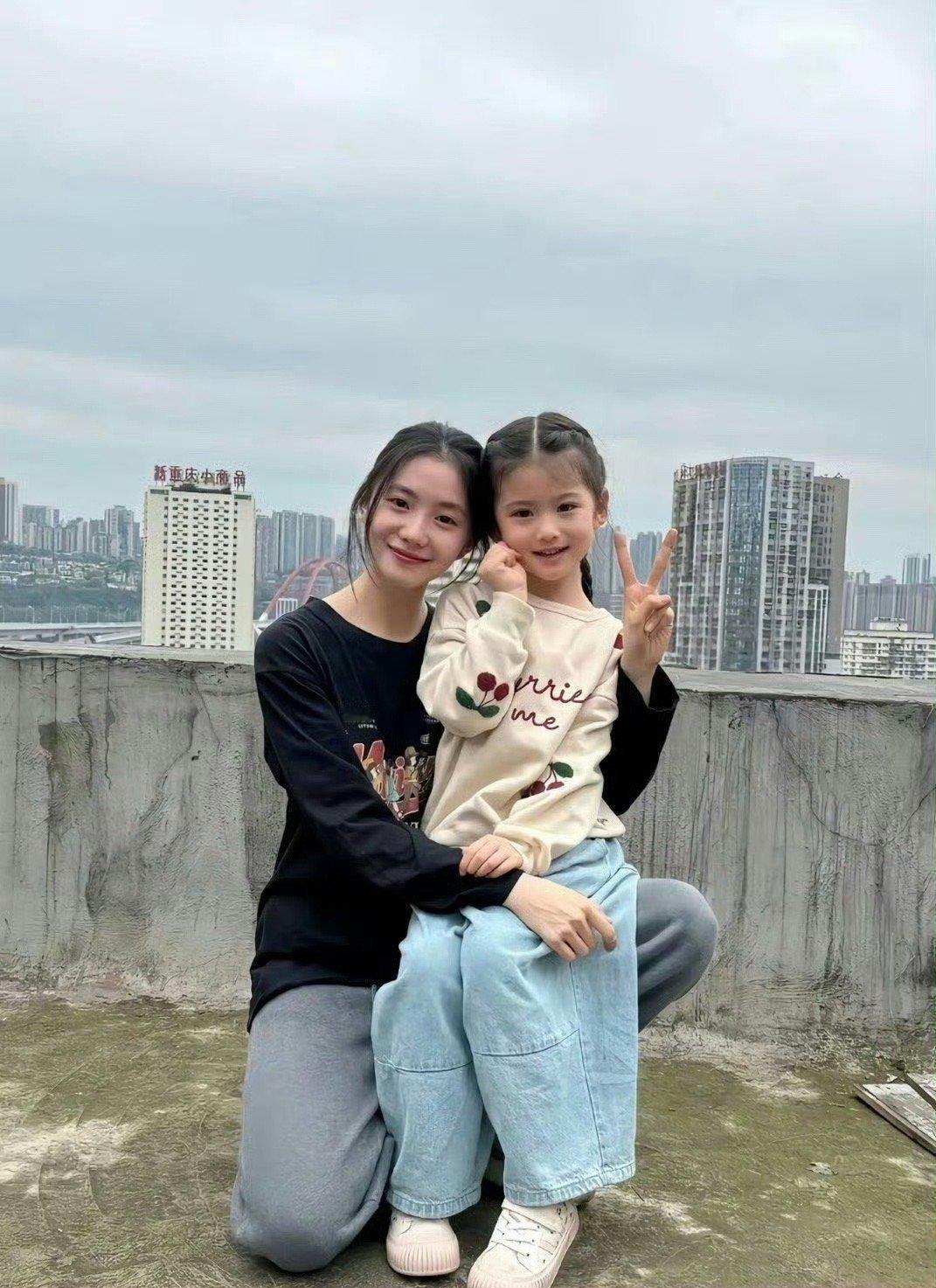 张导眼光真好，刘浩存的头好小！ ​​​