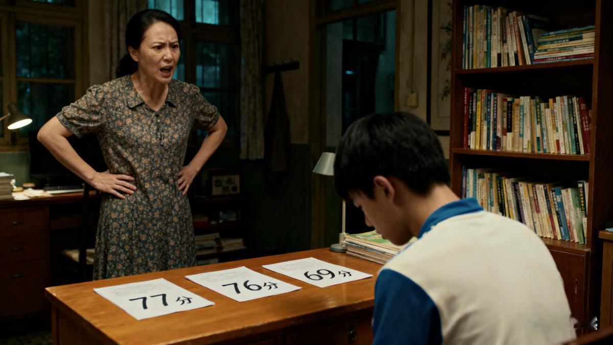 浙江宁波一位妈妈怒退国庆机票的事儿，最近在网上吵翻了天。这位妈妈早早就和上重点高