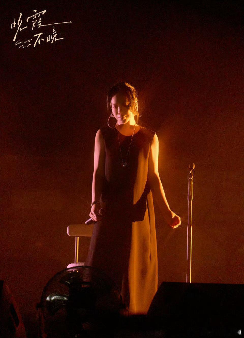 黄绮珊原生家庭的痛伴随一生年过半百的黄绮珊，还是对原生家庭的伤耿耿于怀，这影响真