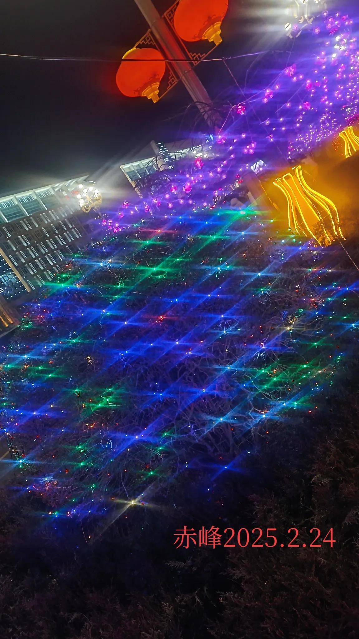 分享一张最近随手拍的照片随手一拍，家乡夜景。