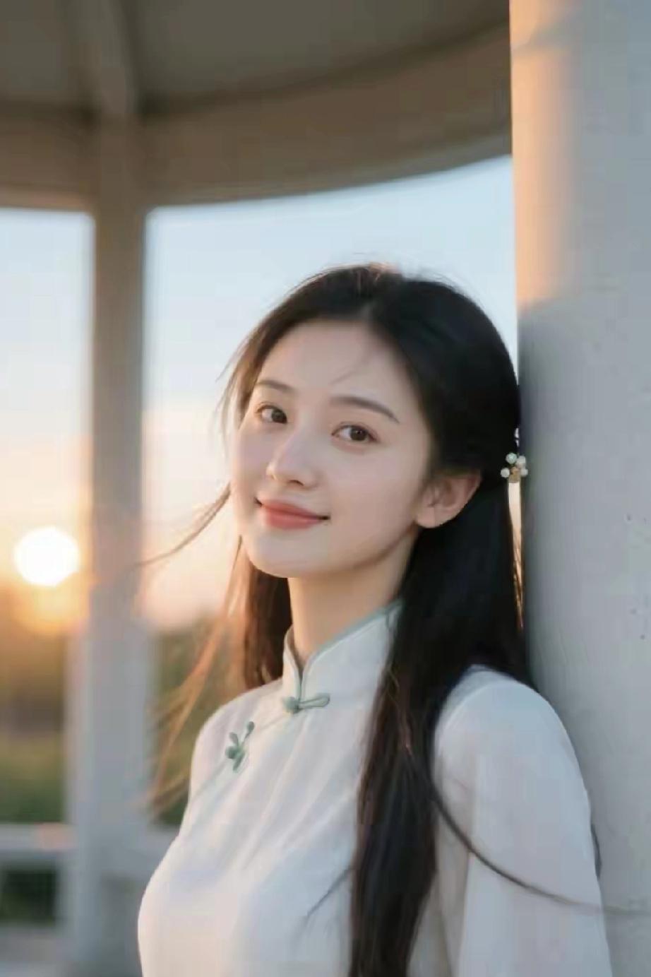 第一，别轻易远嫁。爱情是甜的，可远嫁意味着把亲情、友情都留在了故乡。吵架了想哭，