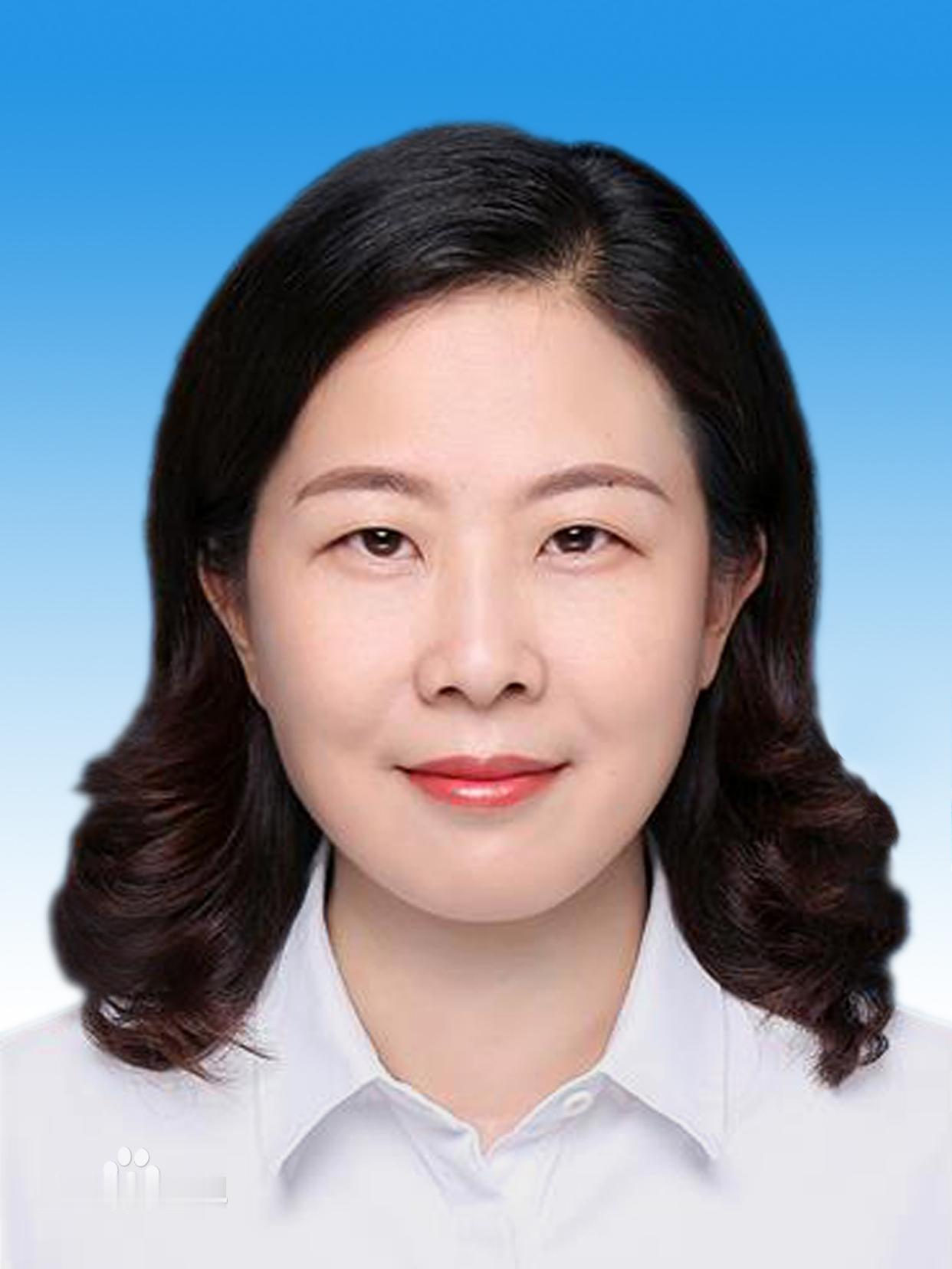 珠海市的美女副区长刘芝茵，今天彻底栽了。
她平日里很会打扮，虽然已经年过40，但