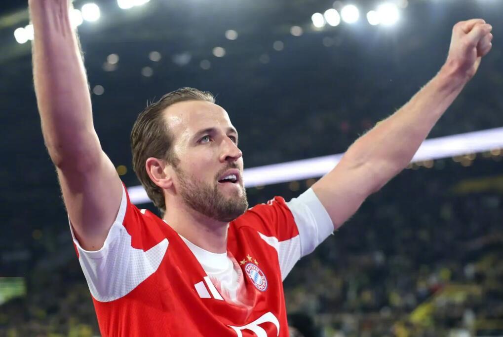 据GOAL统计，哈里-凯恩本赛季进球数已达45球，成为自1931/32赛季迪克西