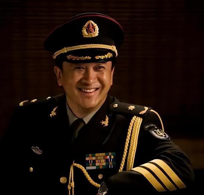 军队真有文职将军吗？

在过去很长时间，军队干部包括军官和文职干部，后者没有军衔