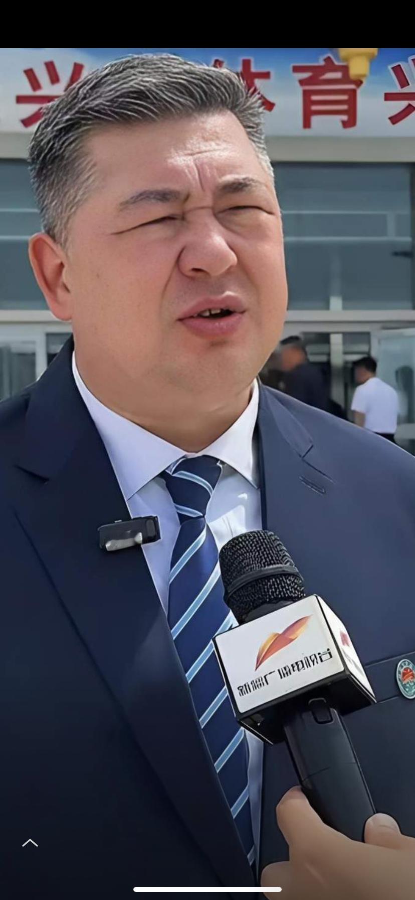 让专业的人干专业的事！

         就在昨天，新疆篮球协会第六届理事会换